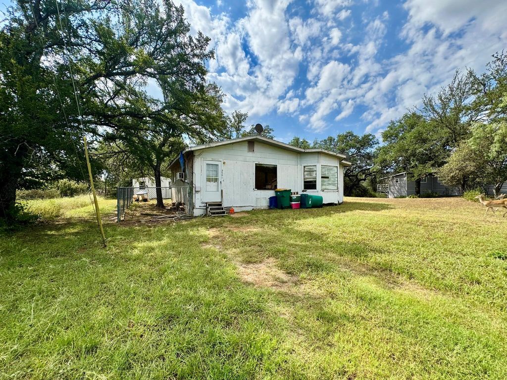 2501 Belaire West LN, Marble Falls, TX 78654