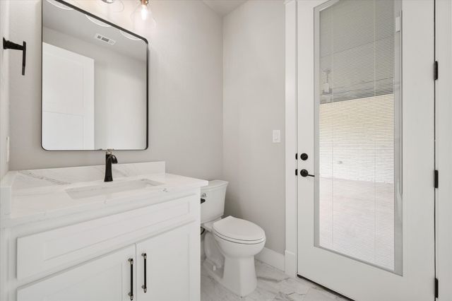 6610 Waggoner Way, Midlothian, TX 76065