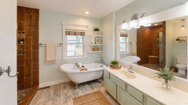 620 Waterfall Lane, Elgin, IL 60124