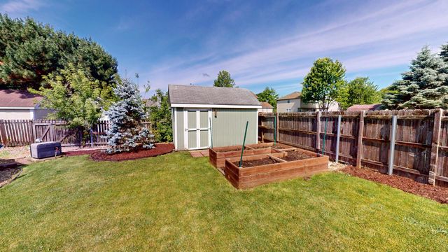 620 Waterfall Lane, Elgin, IL 60124