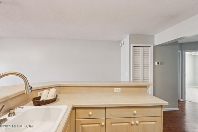 1412 1ST Street N 105, Jacksonville Beach, FL 32250