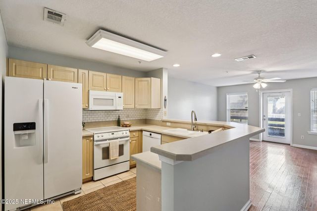 1412 1ST Street N 105, Jacksonville Beach, FL 32250