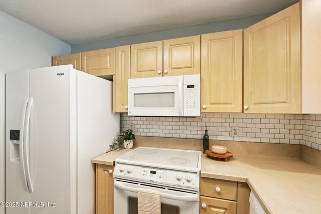 1412 1ST Street N 105, Jacksonville Beach, FL 32250