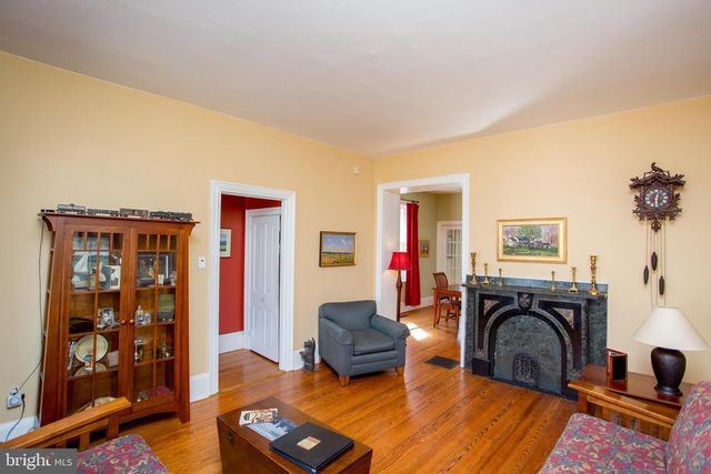 36 S CLINTON ST, Doylestown, PA 18901