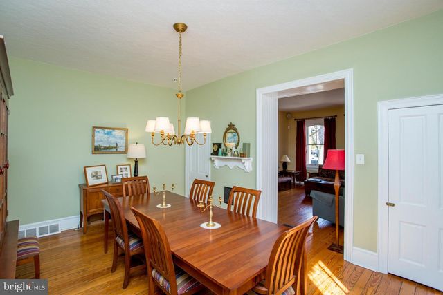 36 S CLINTON ST, Doylestown, PA 18901