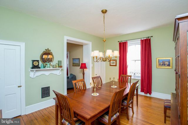 36 S CLINTON ST, Doylestown, PA 18901