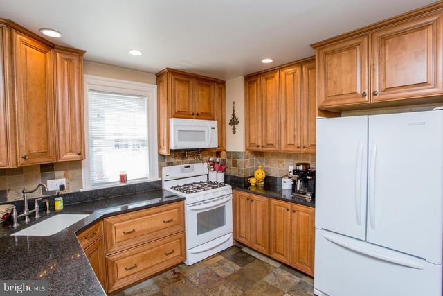 36 S CLINTON ST, Doylestown, PA 18901