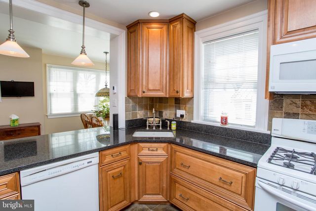 36 S CLINTON ST, Doylestown, PA 18901