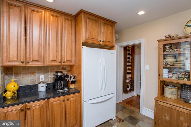 36 S CLINTON ST, Doylestown, PA 18901