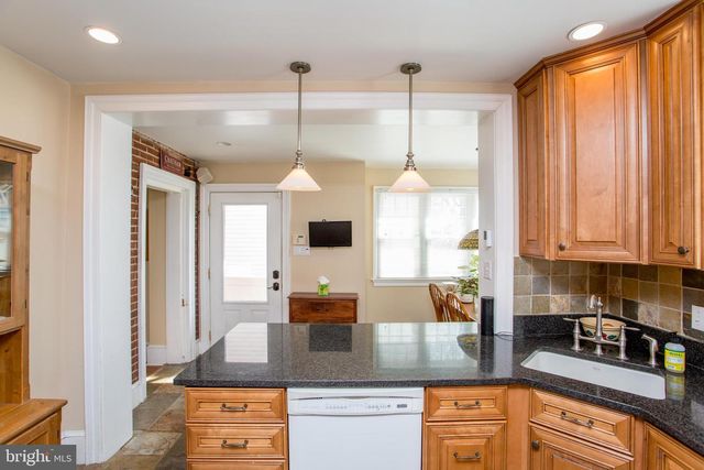 36 S CLINTON ST, Doylestown, PA 18901