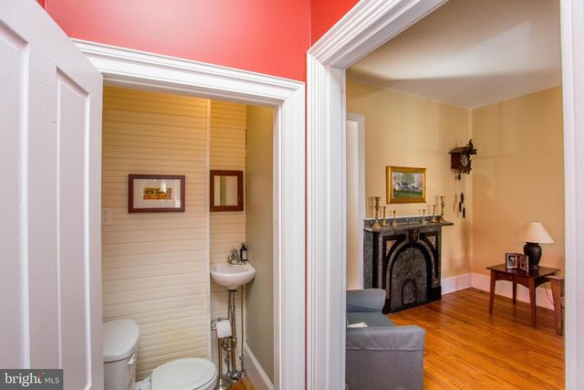 36 S CLINTON ST, Doylestown, PA 18901