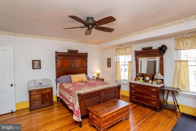 36 S CLINTON ST, Doylestown, PA 18901