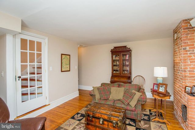 36 S CLINTON ST, Doylestown, PA 18901