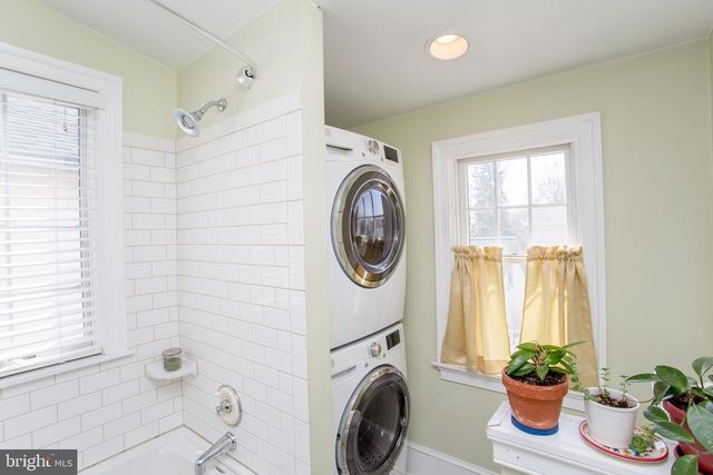 36 S CLINTON ST, Doylestown, PA 18901