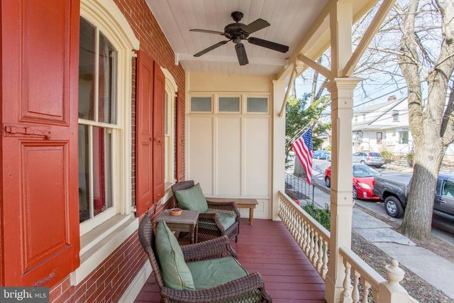 36 S CLINTON ST, Doylestown, PA 18901