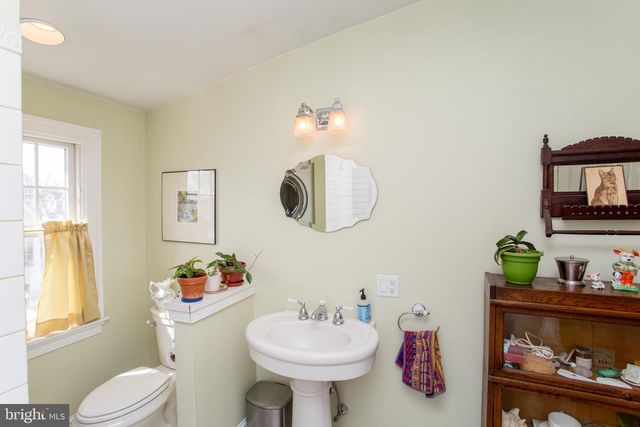36 S CLINTON ST, Doylestown, PA 18901