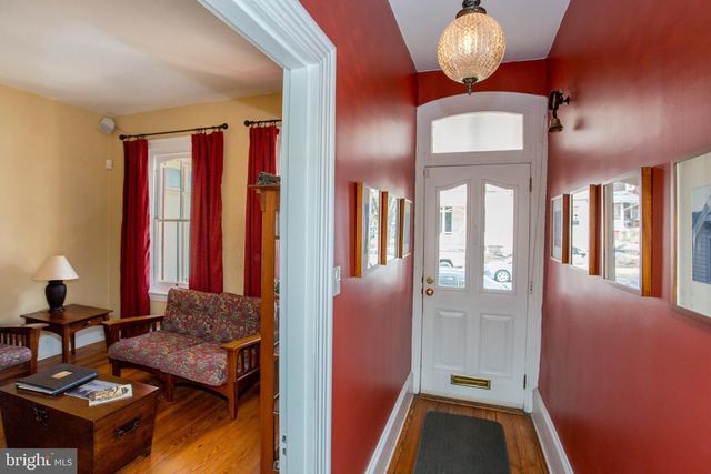 36 S CLINTON ST, Doylestown, PA 18901