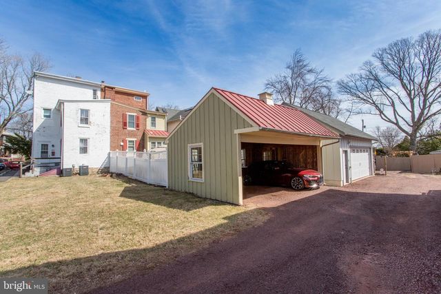 36 S CLINTON ST, Doylestown, PA 18901