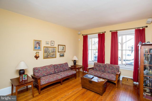 36 S CLINTON ST, Doylestown, PA 18901