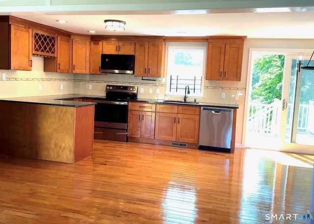 400 Evergreen Avenue, Hamden, CT 06518