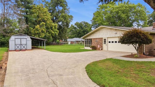 325 Spring Street, Yadkinville, NC 27055