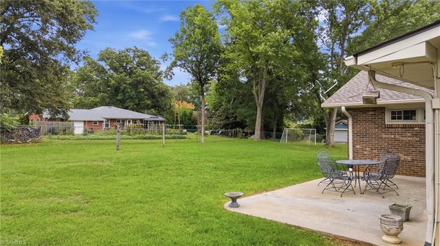 325 Spring Street, Yadkinville, NC 27055