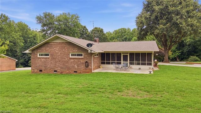325 Spring Street, Yadkinville, NC 27055