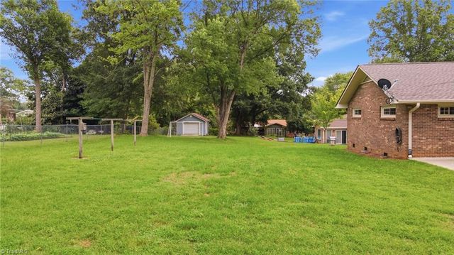 325 Spring Street, Yadkinville, NC 27055