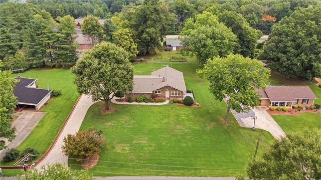 325 Spring Street, Yadkinville, NC 27055