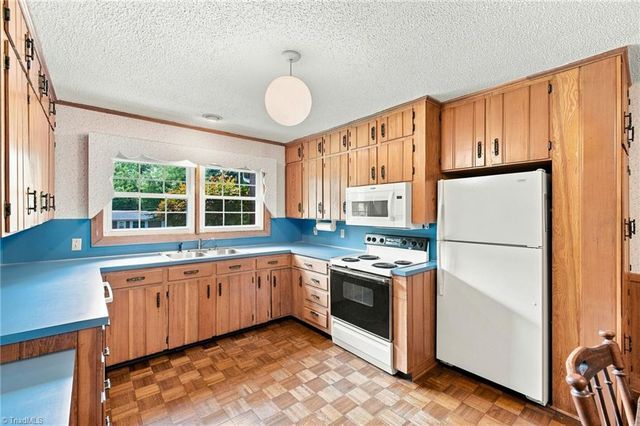 325 Spring Street, Yadkinville, NC 27055