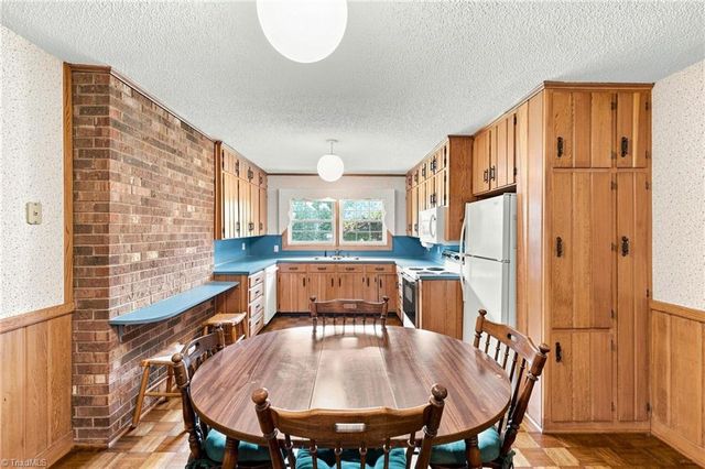 325 Spring Street, Yadkinville, NC 27055
