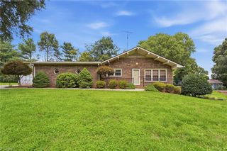 325 Spring Street, Yadkinville, NC 27055