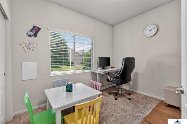 17591 Grand Avenue, Omaha, NE 68116