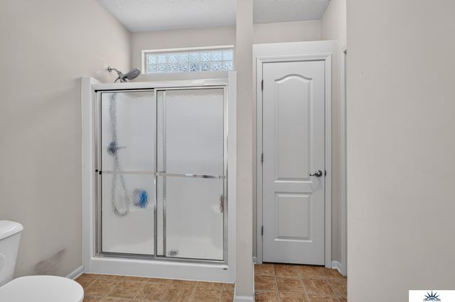 17591 Grand Avenue, Omaha, NE 68116