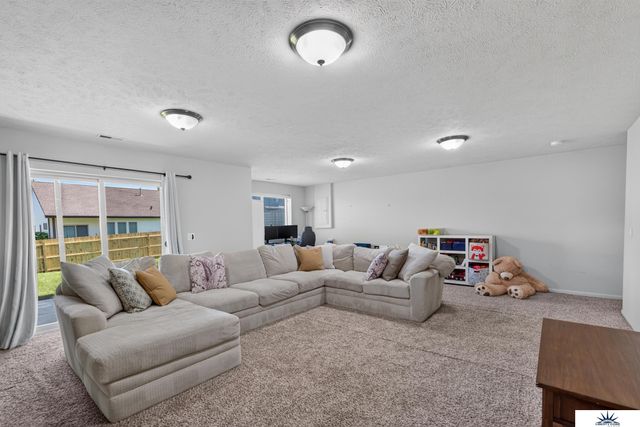 17591 Grand Avenue, Omaha, NE 68116