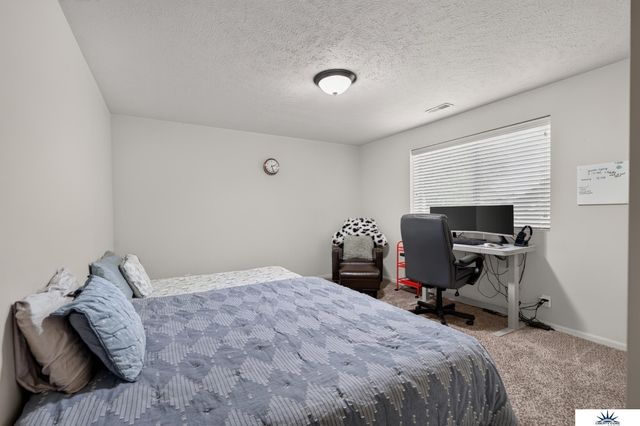 17591 Grand Avenue, Omaha, NE 68116