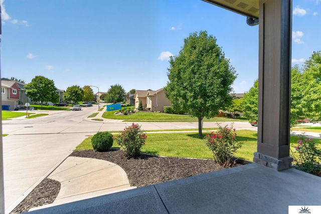 17591 Grand Avenue, Omaha, NE 68116