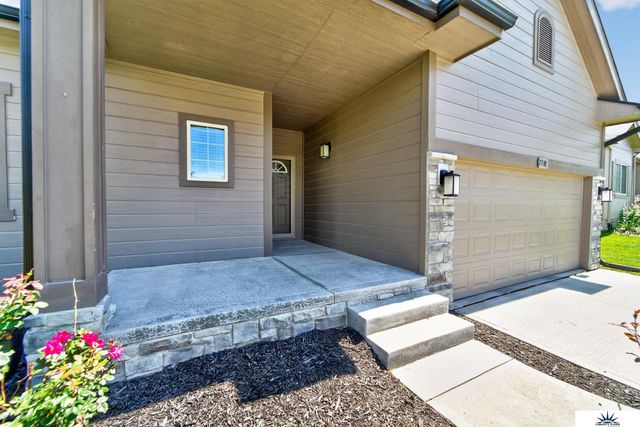 17591 Grand Avenue, Omaha, NE 68116