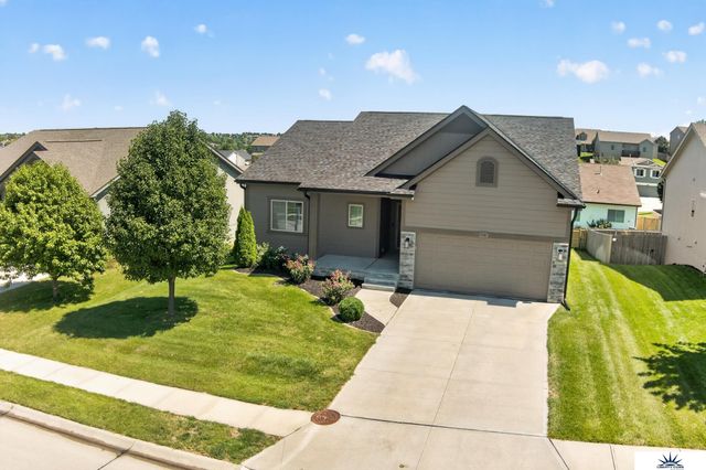 17591 Grand Avenue, Omaha, NE 68116