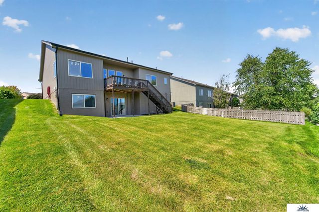 17591 Grand Avenue, Omaha, NE 68116