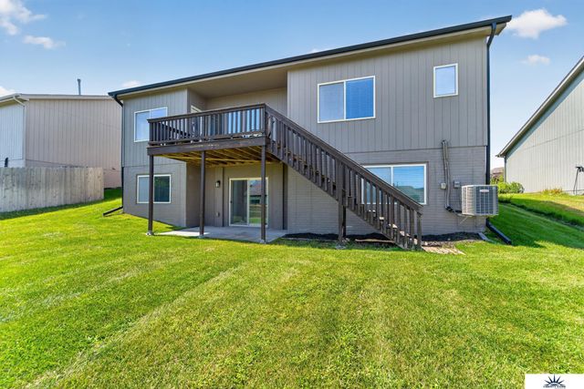 17591 Grand Avenue, Omaha, NE 68116