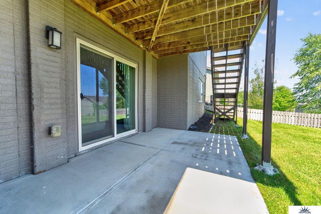 17591 Grand Avenue, Omaha, NE 68116