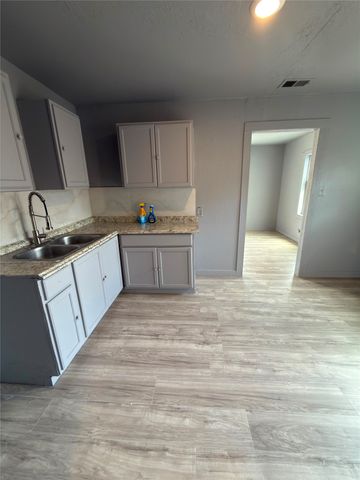 4805 Collins Avenue, Dallas, TX 75210