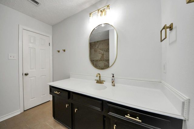 10130 Sagerock Drive, Houston, TX 77089