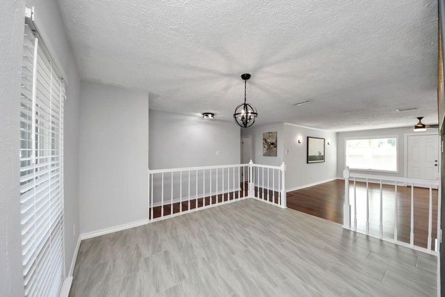 10130 Sagerock Drive, Houston, TX 77089