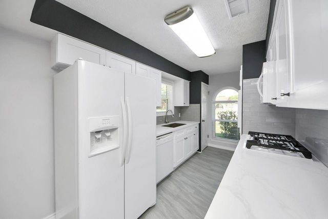 10130 Sagerock Drive, Houston, TX 77089