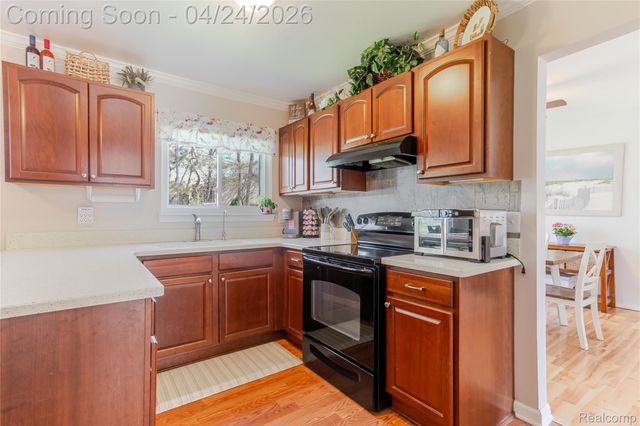 42320 Cherry Hill Road, Novi, MI 48375