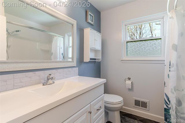 42320 Cherry Hill Road, Novi, MI 48375