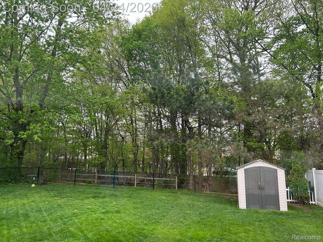 42320 Cherry Hill Road, Novi, MI 48375