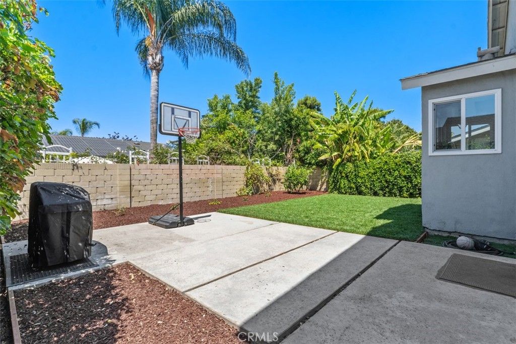 Image 32 of property listing at 4373 Birchwood, Seal Beach, CA 90740